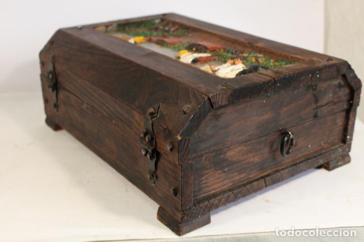 Antig&uuml;edades: caja madera vendimia - Foto 4
