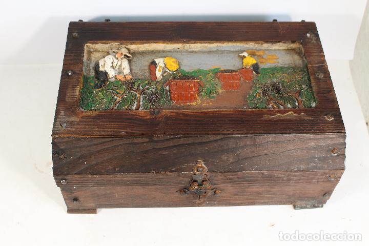 Antig&uuml;edades: caja madera vendimia - Foto 1