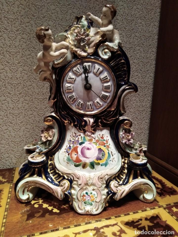 Antig&uuml;edades: Reloj de porcelana - Foto 1