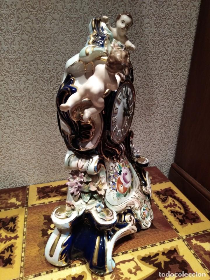 Antig&uuml;edades: Reloj de porcelana - Foto 3
