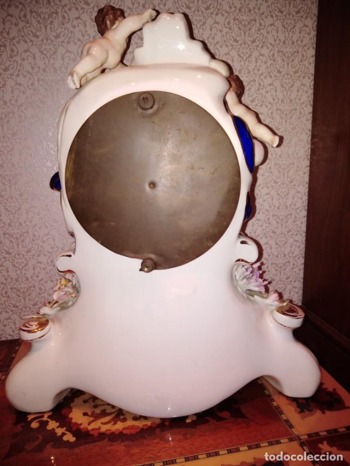 Antig&uuml;edades: Reloj de porcelana - Foto 7