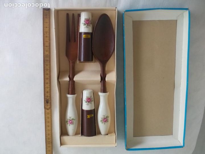 Antig&uuml;edades: UTENSILIOS PARA ENSALADA, MADE IN JAPAN EN MADERA Y PORCELANA.salad set. SALERO, PIMENTERO, CUCHARA
