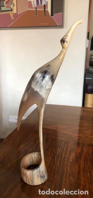 Antig&uuml;edades: Escultura de p&aacute;jaro en cuerno - Foto 2
