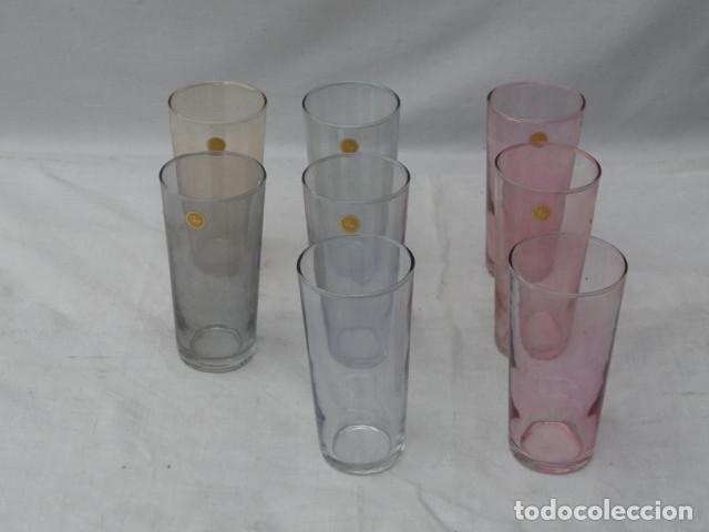 Antig&uuml;edades: 8 VASOS DE CRISTAL DE COLORES. - Foto 1