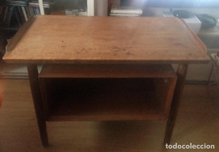 Antig&uuml;edades: MESA TELEVISI&Oacute;N MADERA MAZIZA - Foto 1