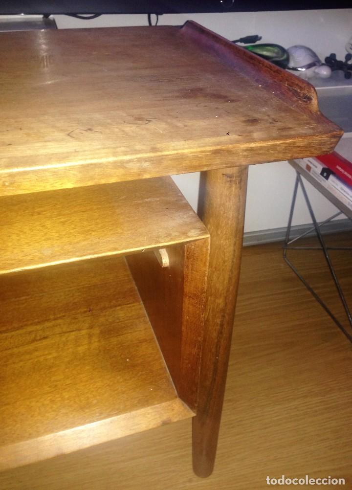 Antig&uuml;edades: MESA TELEVISI&Oacute;N MADERA MAZIZA - Foto 4