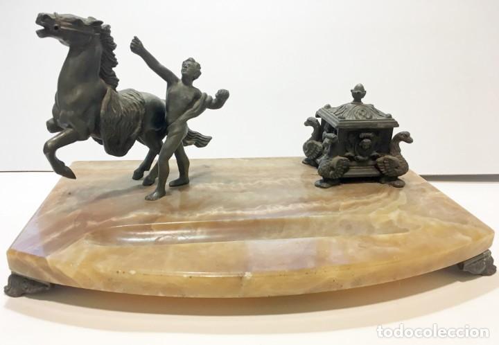 Antig&uuml;edades: Escriban&iacute;a de m&aacute;rmol y bronce - Foto 2