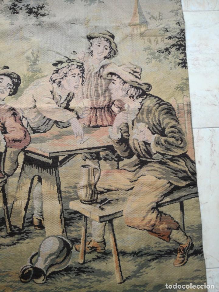 Antig&uuml;edades: GRAN TAPIZ ANTIGUO CON ESCENA DE TABERNA. - Foto 3