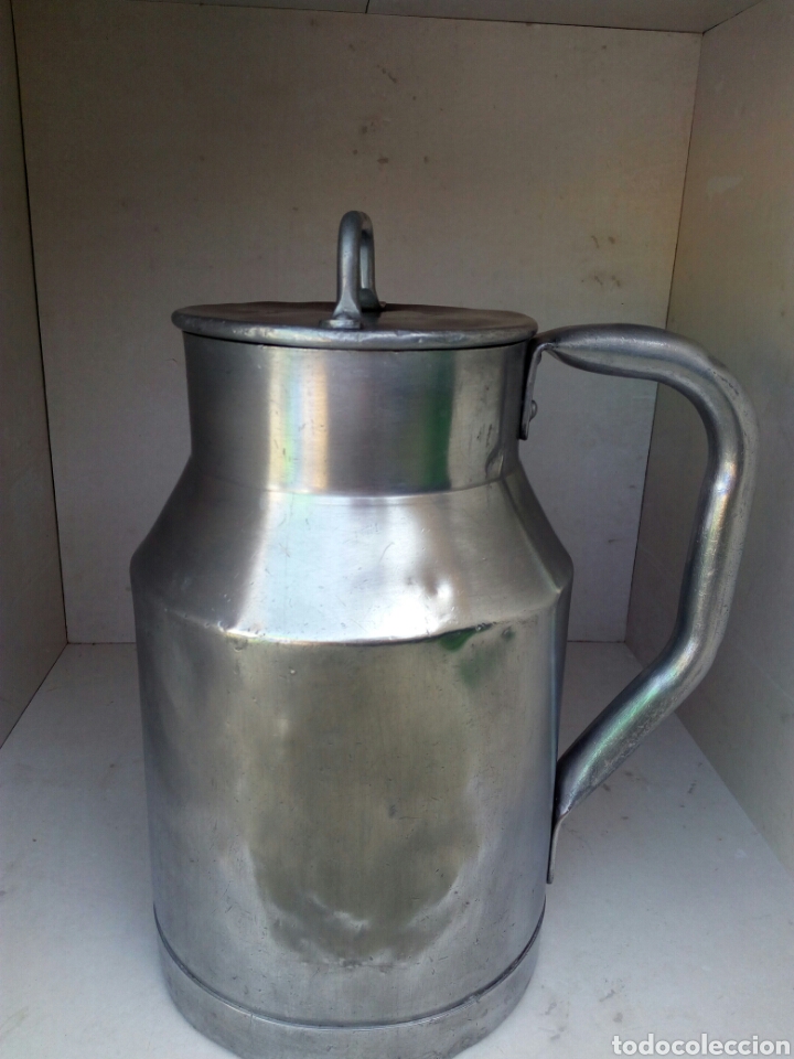 Antig&uuml;edades: Lechera de aluminio a&ntilde;os 60 - Foto 1