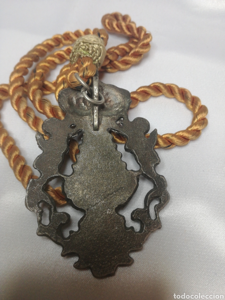 Antig&uuml;edades: Medalla religiosa con cord&oacute;n 8cm/5.2cm - Foto 2