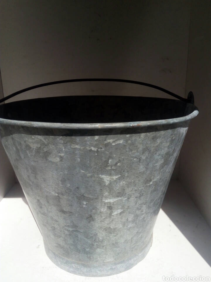 Antig&uuml;edades: Cubo de zinc - Foto 1