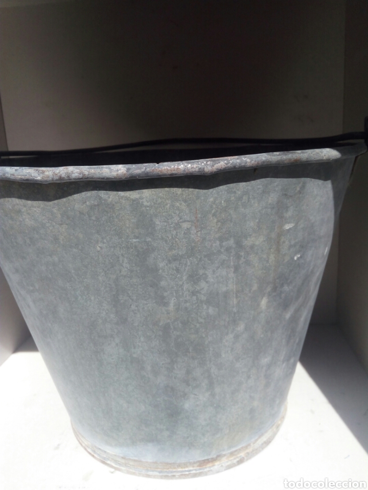 Antig&uuml;edades: Cubo de zinc - Foto 1