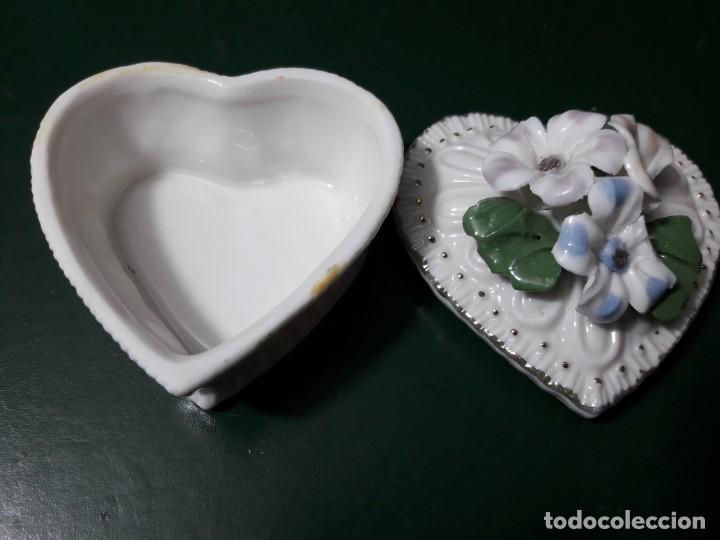 Antig&uuml;edades: Caja coraz&oacute;n - Foto 2