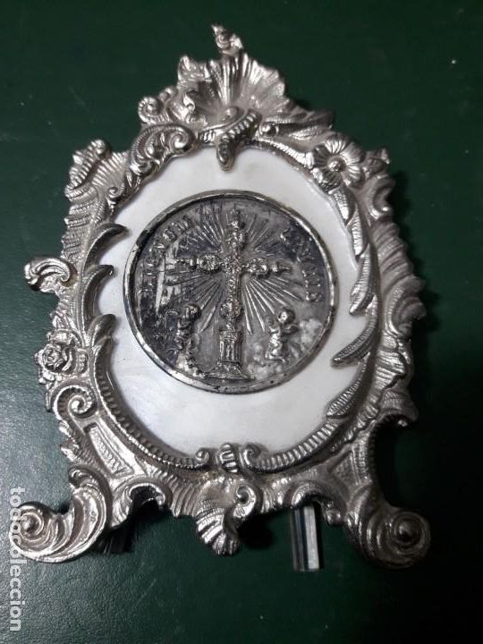 Antig&uuml;edades: Marco repujado - Foto 1
