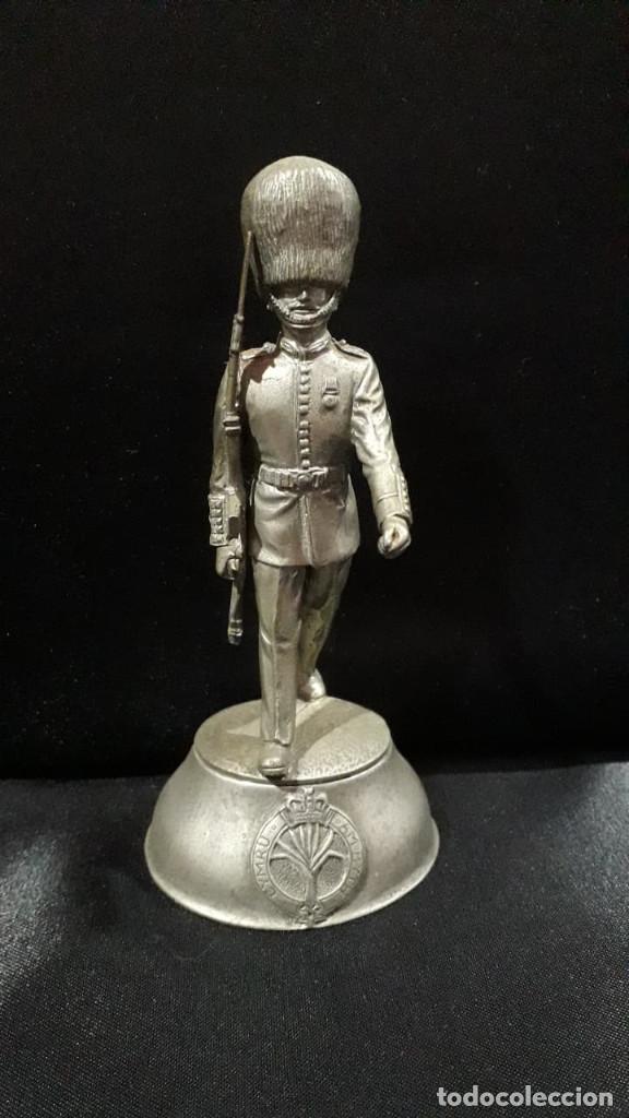 Antig&uuml;edades: Figura soldado ingl&eacute;s con firma - Foto 1