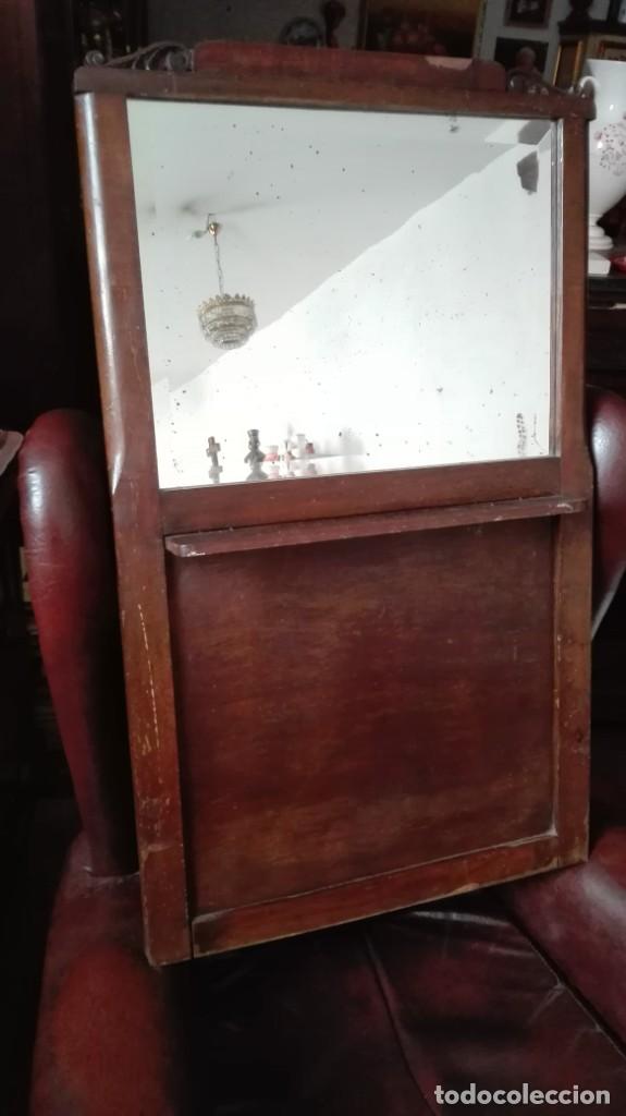 Antig&uuml;edades: Espejo con repisa d&eacute;cada de los 50 - Foto 1