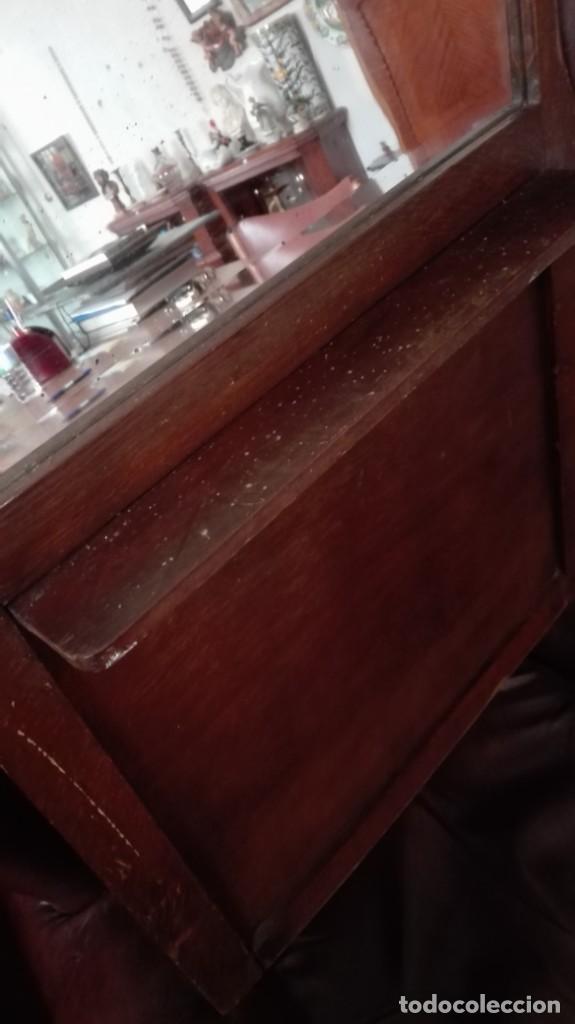Antig&uuml;edades: Espejo con repisa d&eacute;cada de los 50 - Foto 2