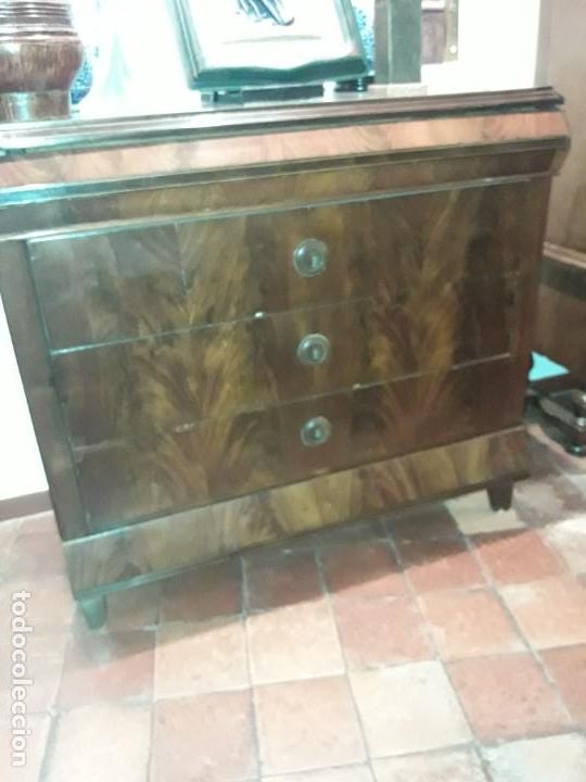 Antig&uuml;edades: C&oacute;moda - Foto 1