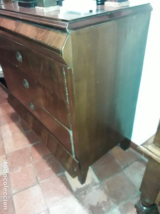 Antig&uuml;edades: C&oacute;moda - Foto 2