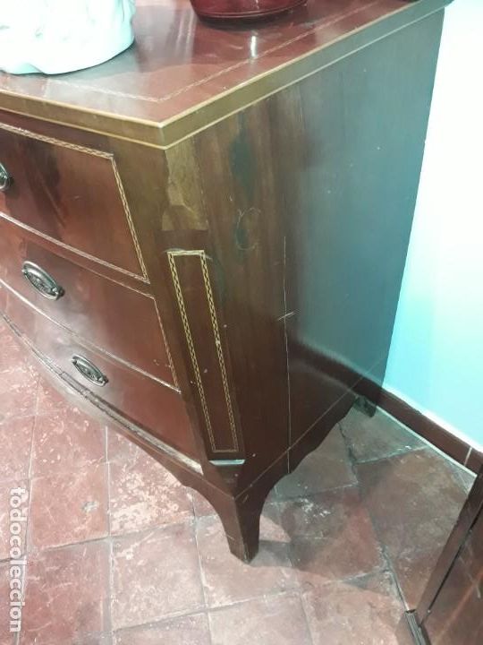 Antig&uuml;edades: C&oacute;moda curvada - Foto 3