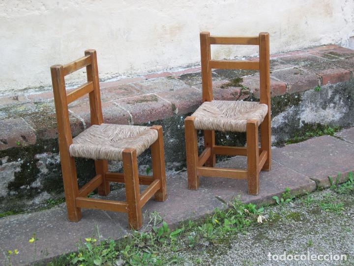 Antig&uuml;edades: DOS SILLITAS EN PINO Y ENEA - Foto 3