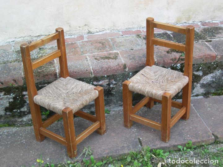 Antig&uuml;edades: DOS SILLITAS EN PINO Y ENEA - Foto 4