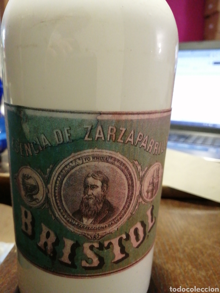 Antig&uuml;edades: Cuatro botellas opalina de farmacia - Foto 3