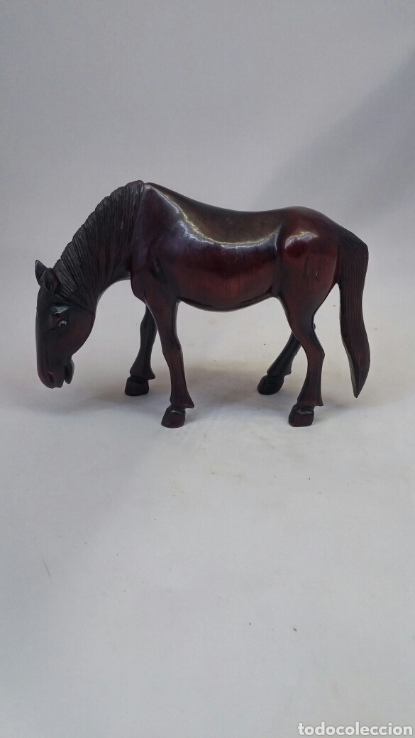 Antig&uuml;edades: Caballo de madera con ojos de cristal - Foto 2