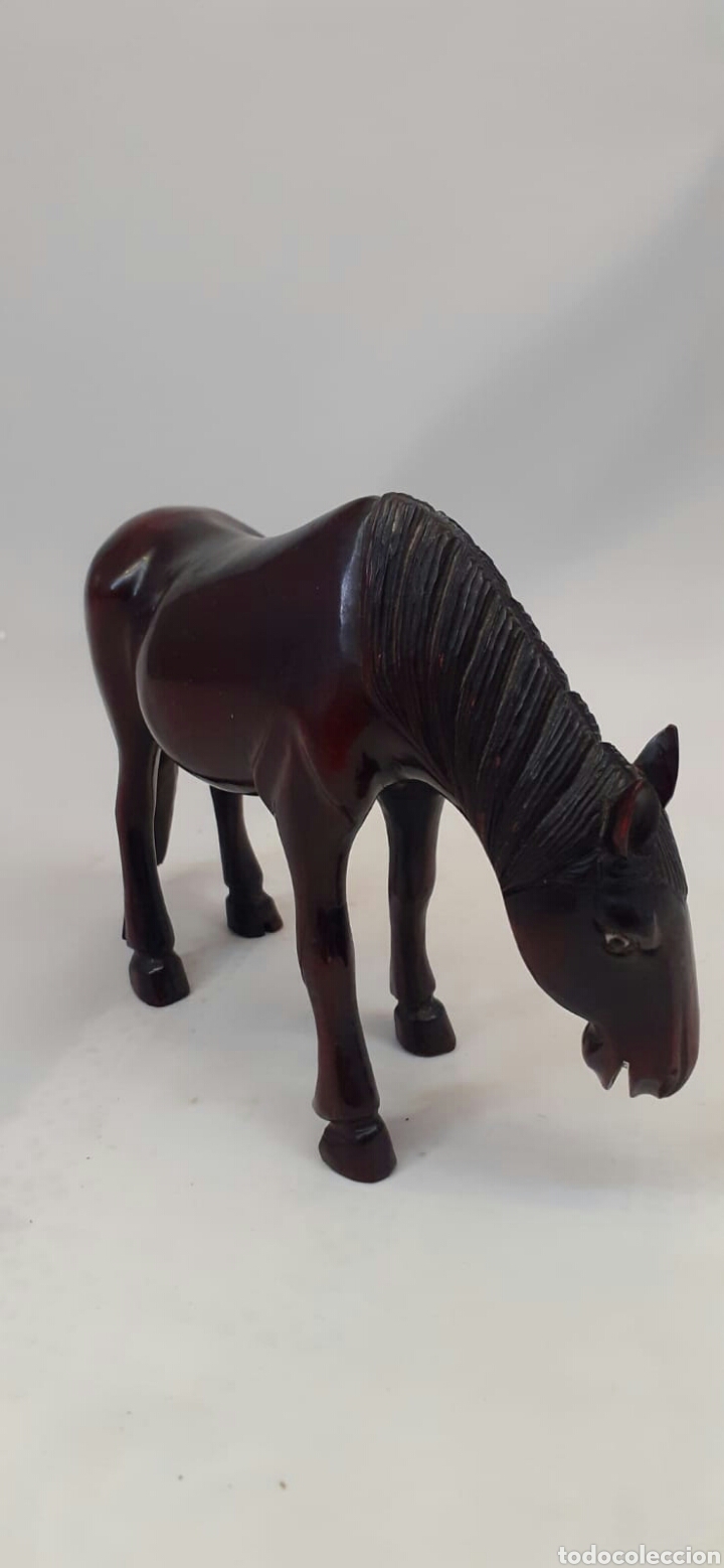 Antig&uuml;edades: Caballo de madera con ojos de cristal - Foto 3