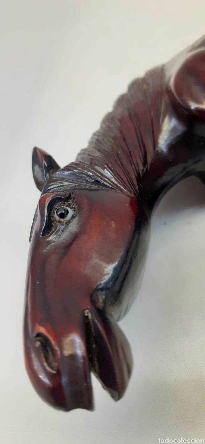 Antig&uuml;edades: Caballo de madera con ojos de cristal - Foto 9