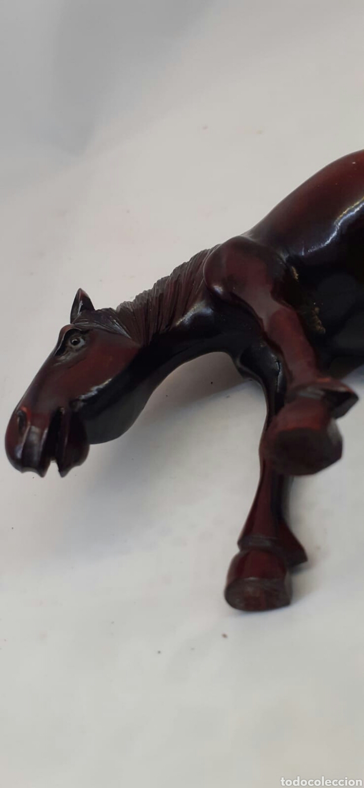 Antig&uuml;edades: Caballo de madera con ojos de cristal - Foto 10