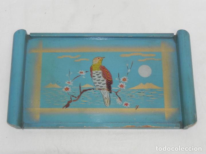 Antig&uuml;edades: ** BANDEJA DE MADERA PINTADA - MARCA LA ESTRELLA ** - Foto 1