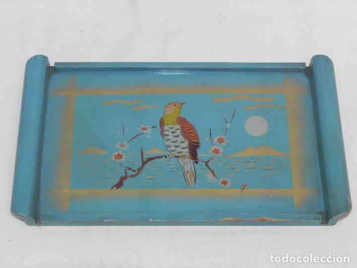 Antig&uuml;edades: ** BANDEJA DE MADERA PINTADA - MARCA LA ESTRELLA ** - Foto 2
