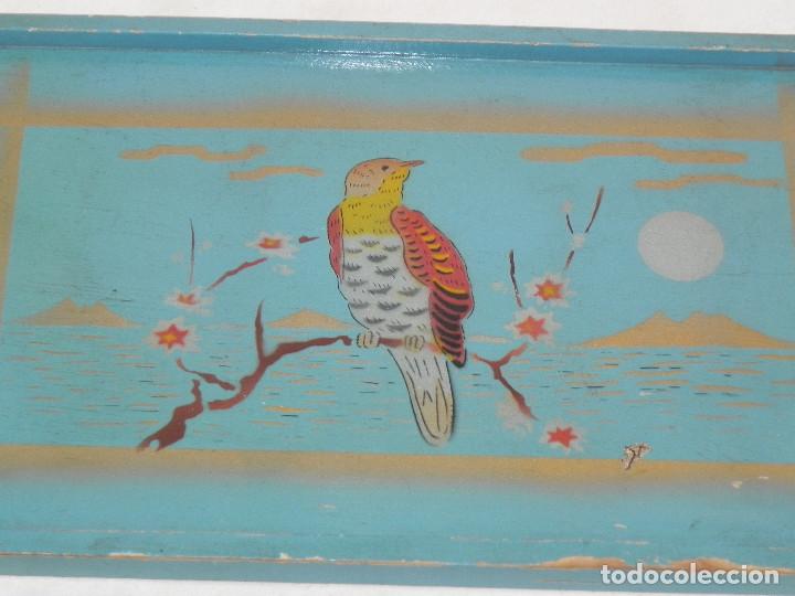 Antig&uuml;edades: ** BANDEJA DE MADERA PINTADA - MARCA LA ESTRELLA ** - Foto 3