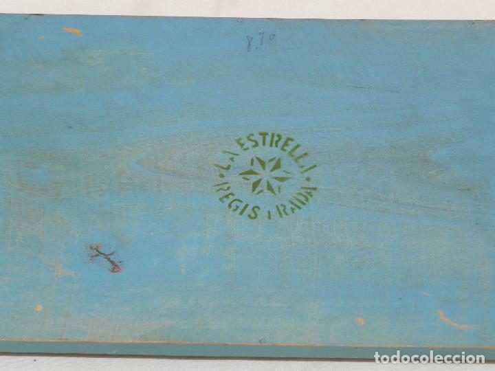 Antig&uuml;edades: ** BANDEJA DE MADERA PINTADA - MARCA LA ESTRELLA ** - Foto 4