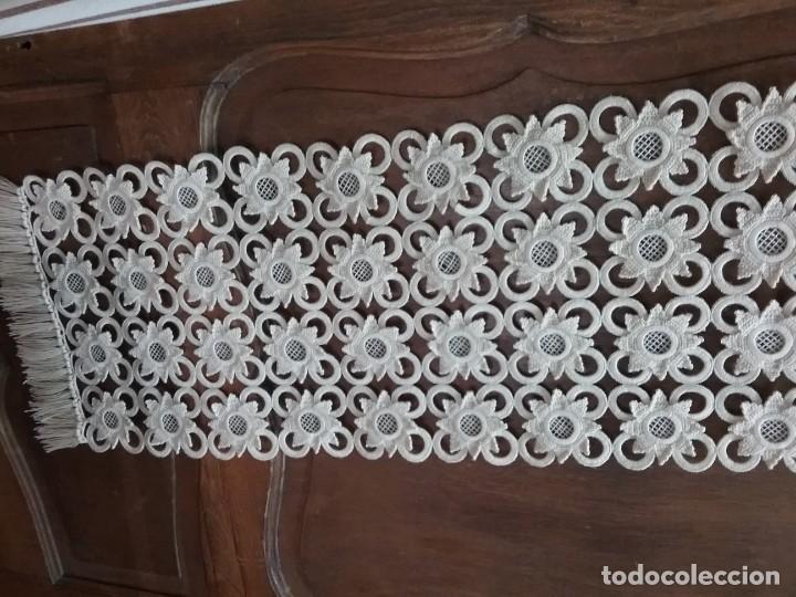 Antig&uuml;edades: Tapete sobremesa ganchillo - Foto 1