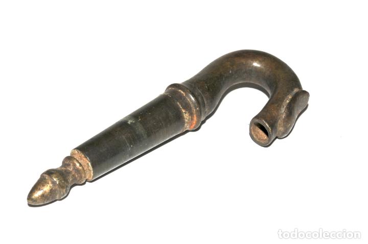 Antig&uuml;edades: ANTIGUO GRIFO DE BRONCE - Foto 1