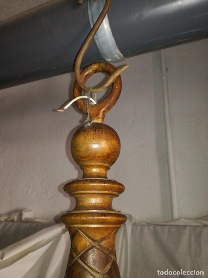 Antig&uuml;edades: Antigua gran l&aacute;mpara en madera - Foto 3