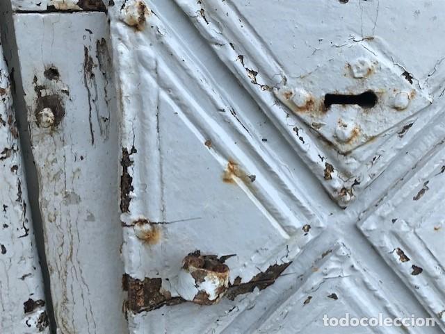 Antig&uuml;edades: Puerta de casta&ntilde;o - Foto 4