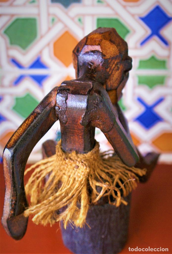 Antig&uuml;edades: Figura en madera de anciano africano - Foto 3