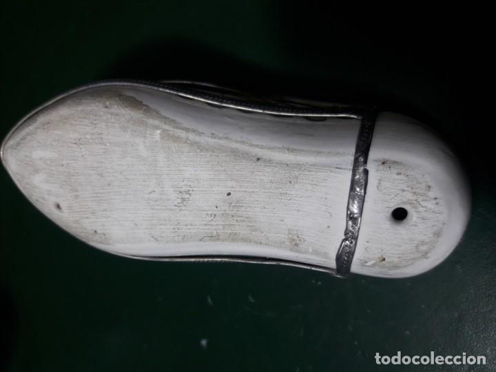 Antig&uuml;edades: Zapatilla - Foto 4