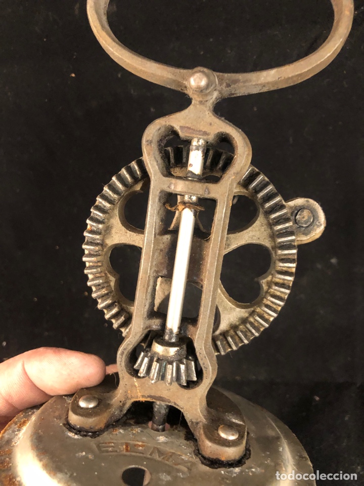 Antig&uuml;edades: Antigua batidora manual marca ELMA - Foto 5