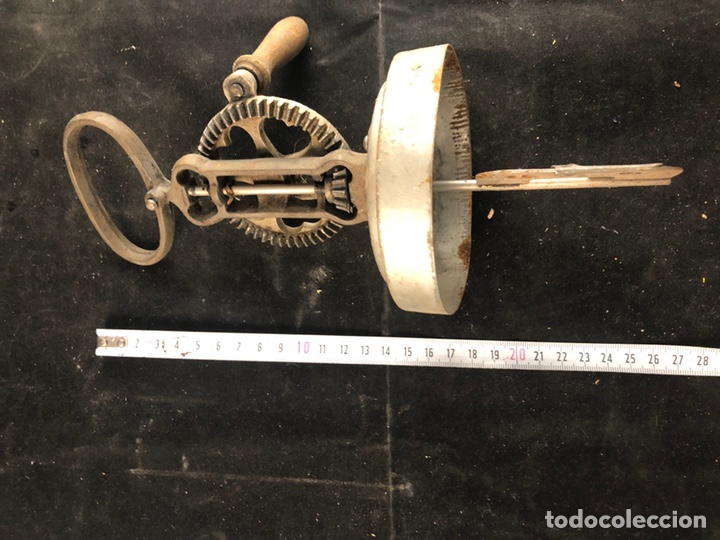 Antig&uuml;edades: Antigua batidora manual marca ELMA - Foto 7