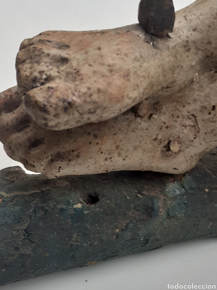 Antig&uuml;edades: Cristo tallado en madera estucada y policromada - Foto 8