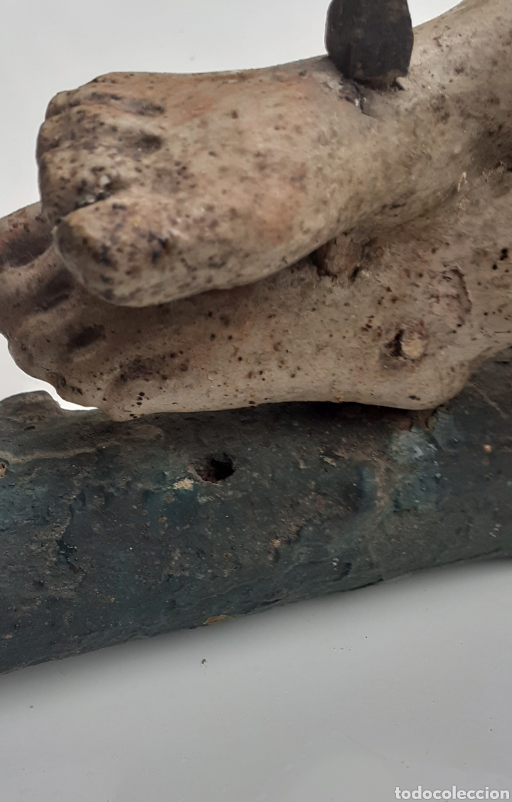 Antig&uuml;edades: Cristo tallado en madera estucada y policromada - Foto 10