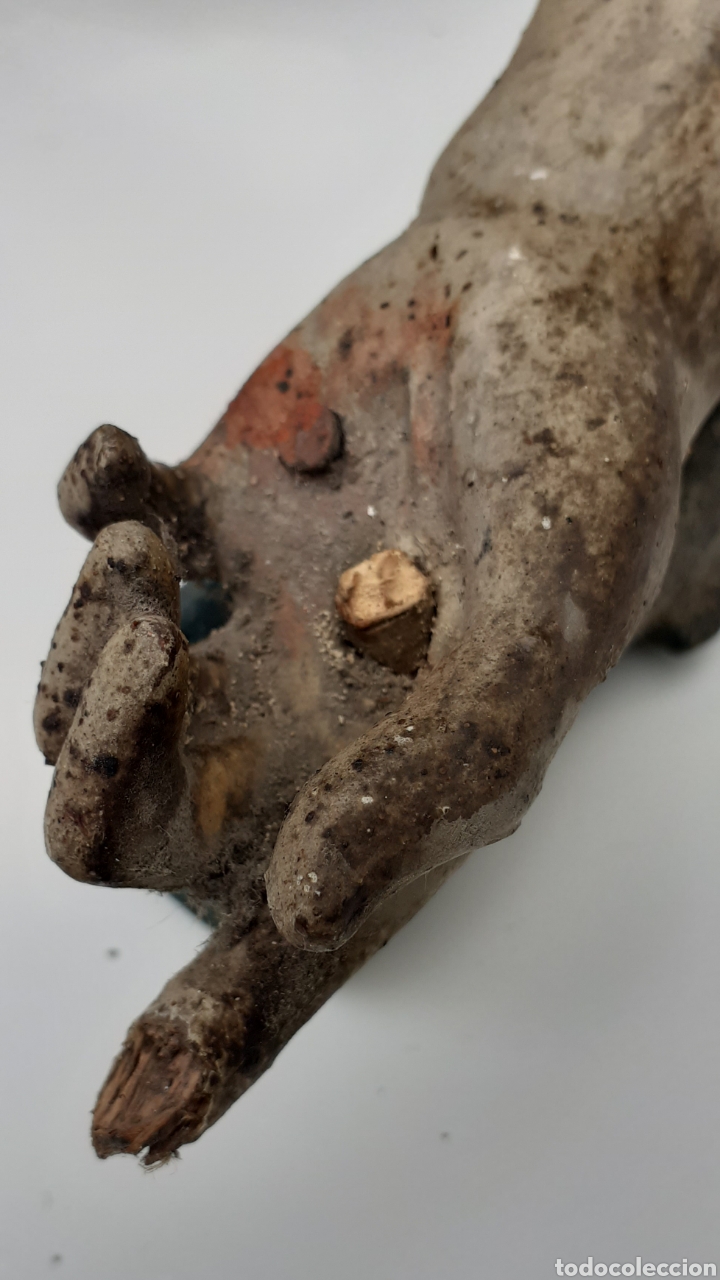 Antig&uuml;edades: Cristo tallado en madera estucada y policromada - Foto 22