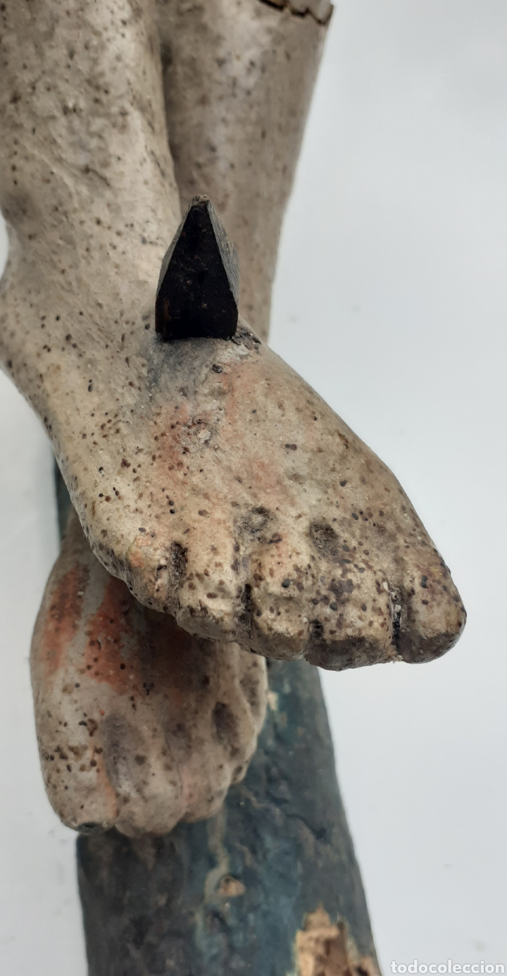 Antig&uuml;edades: Cristo tallado en madera estucada y policromada - Foto 27