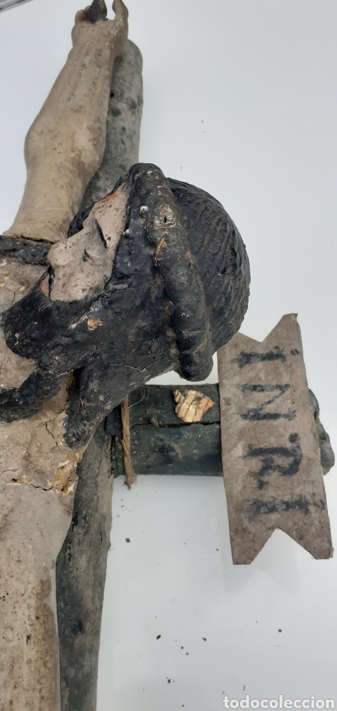 Antig&uuml;edades: Cristo tallado en madera estucada y policromada - Foto 33