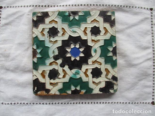 Antig&uuml;edades: Azulejo antiguo bien conservado - Foto 1