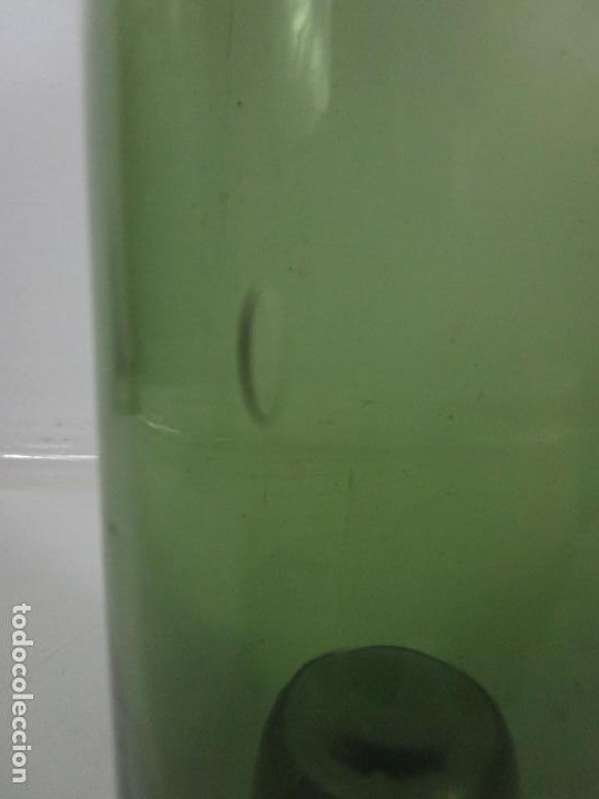 Antigüedades: Curiosa Botella Cristal Soplado Catalán - Vidrio Color Verde - Sello Grabado - S. XVIII-XIX - Foto 6 - 199577278
